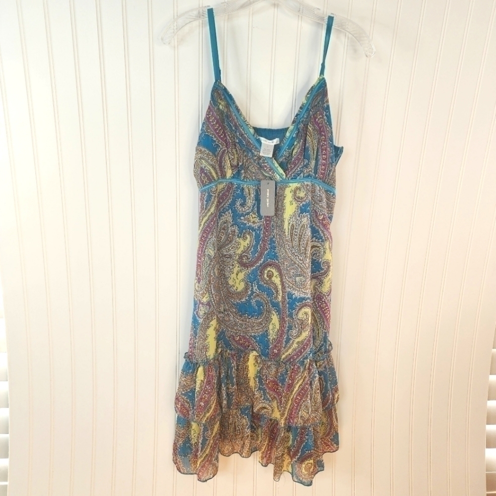 Poppy Garden sleeveless lightweight dress bright paisley colors accented w/ blue